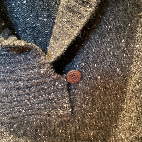 100% cashmere charcoal grey sweater with shawl collar and pouch pocket - Picture 6 of 6